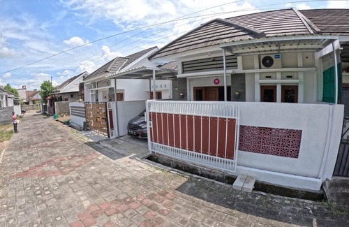 Banguntapan House | 135 m² House ∙ 2 bedrooms ∙ 6 guests