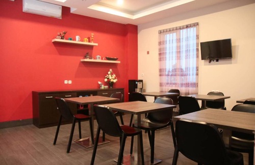 Ambon Hotel | 14 m² Hotel ∙ 127 guests