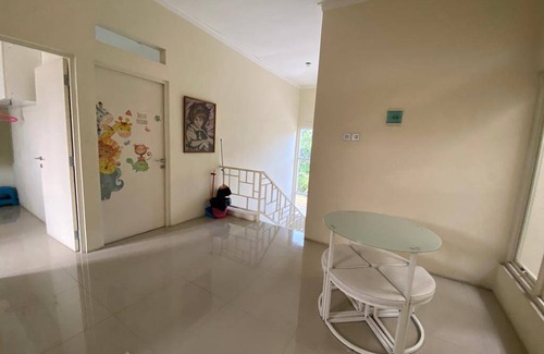 Sidoarjo House | 144 m² House ∙ 3 bedrooms ∙ 6 guests