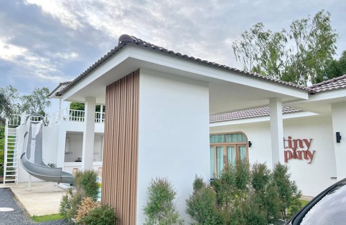 Nakhon Pathom Villa | 146 m² Villa ∙ 3 bedrooms ∙ 14 guests