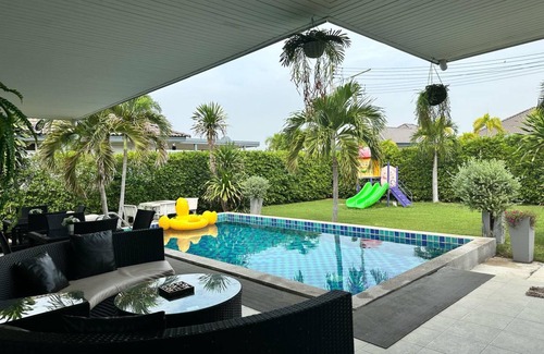 Cha-am Villa | 150 m² Villa ∙ 4 bedrooms ∙ 16 guests