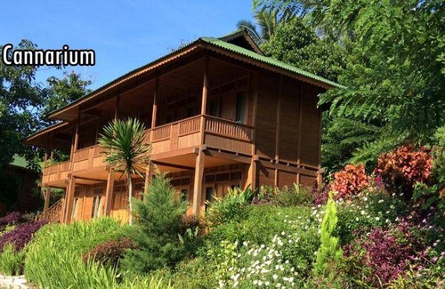 Bitung House | 155 m² House ∙ 3 bedrooms ∙ 9 guests