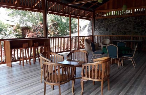 Bitung House | 155 m² House ∙ 3 bedrooms ∙ 9 guests