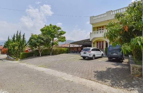 Ciwidey Hotel | 16 m² Hotel ∙ 2 guests