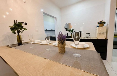 Tebrau House | 1680 m² House ∙ 4 bedrooms ∙ 15 guests