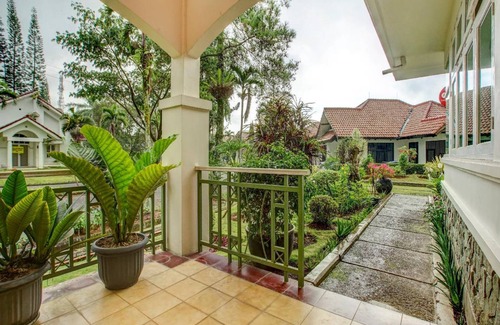 Cipanas Bed & Breakfast | 18 m² Bed and breakfast ∙ 4 guests