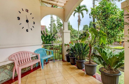 Cipanas Bed & Breakfast | 18 m² Bed and breakfast ∙ 4 guests