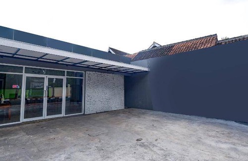 Klaten Selatan Hotel | 18 m² Hotel ∙ 2 bedrooms ∙ 127 guests