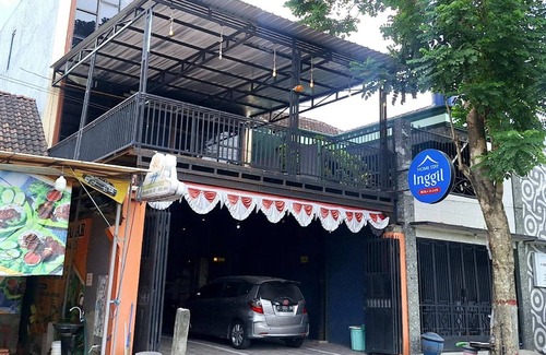 Blitar Hotel | 18 m² Hotel ∙ 4 guests