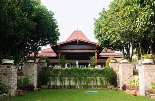 Colomadu Resort | 185 m² Resort ∙ 3 bedrooms ∙ 127 guests