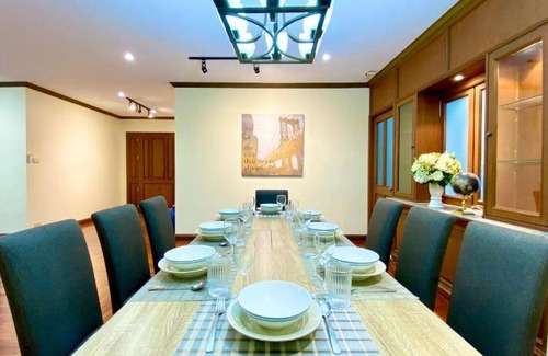 Khlong Tan Apartment | 186 m² Apartment ∙ 3 bedrooms ∙ 8 guests