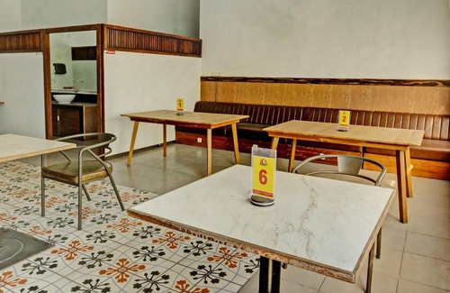Blimbing Hotel | 20 m² Hotel ∙ 3 guests