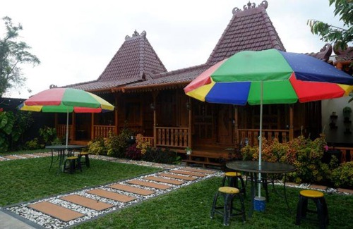Wonosobo Hotel | 20 m² Hotel ∙ 4 guests
