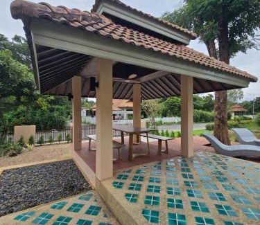 San Kamphaeng House | 200 m² House ∙ 2 bedrooms ∙ 7 guests