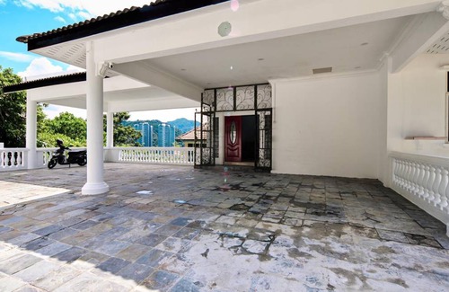 Tanjung Bungah House | 2000 m² House ∙ 5 bedrooms ∙ 22 guests