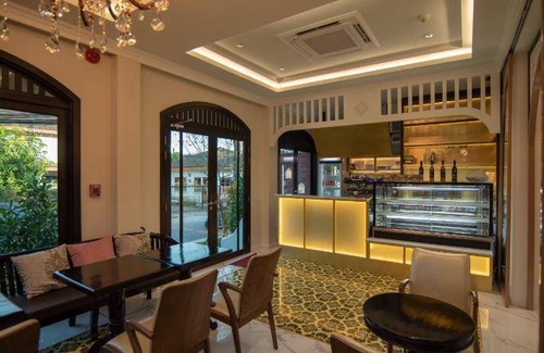 Wua Lai Hotel | 220 m² Hotel ∙ 4 bedrooms ∙ 12 guests