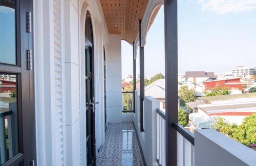 Wua Lai Hotel | 220 m² Hotel ∙ 4 bedrooms ∙ 12 guests
