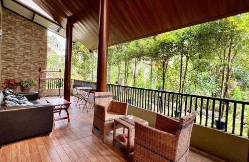 Gadog Villa | 220 m² Villa ∙ 2 bedrooms ∙ 8 guests