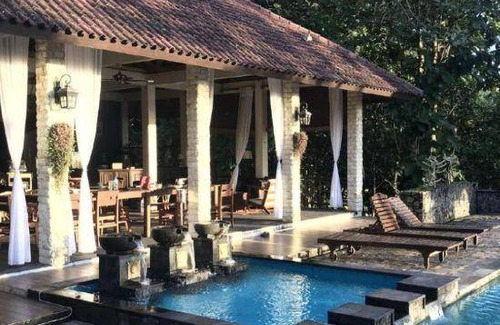 Pelabuhan Ratu Hotel | 225 m² Hotel ∙ 3 bedrooms ∙ 6 guests