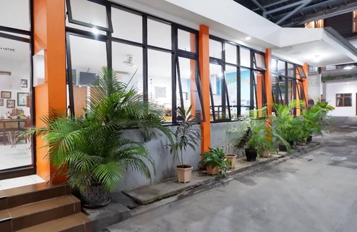 Jombang Hotel | 24 m² Hotel ∙ 10 guests