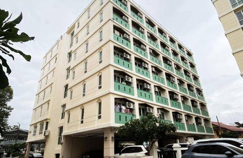 Bang Khun Phrom Hotel | 25 m² Hotel ∙ 2 guests