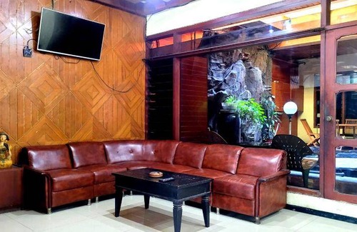 Ponorogo Hotel | 25 m² Hotel ∙ 3 guests