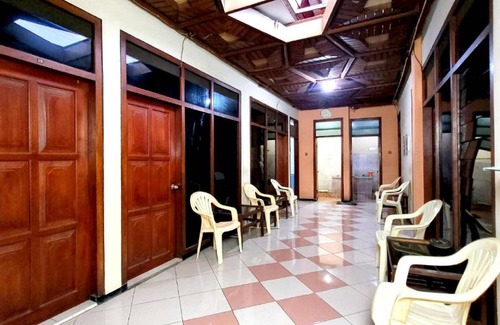 Ponorogo Hotel | 25 m² Hotel ∙ 3 guests
