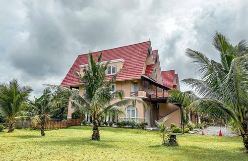 Balikpapan Bed & Breakfast | 250 m² Bed and breakfast ∙ 4 bedrooms ∙ 8 guests