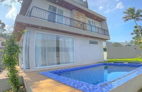 Cisarua Resort | 250 m² Resort ∙ 4 bedrooms ∙ 15 guests