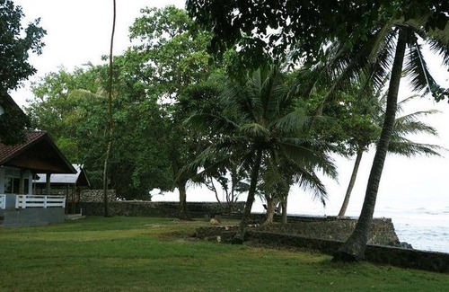 Karang Bolong Resort | 250 m² Resort ∙ 2 bedrooms ∙ 6 guests