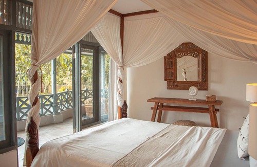 Cisarua Villa | 2500 m² Villa ∙ 5 bedrooms ∙ 25 guests