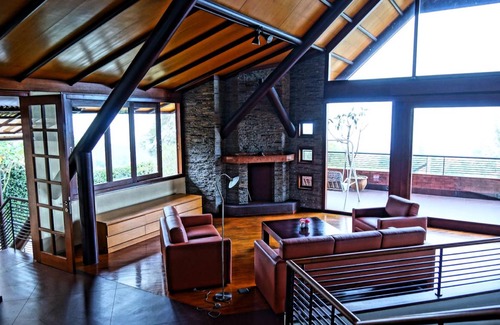 Parongpong Villa | 2598 m² Villa ∙ 4 bedrooms ∙ 30 guests