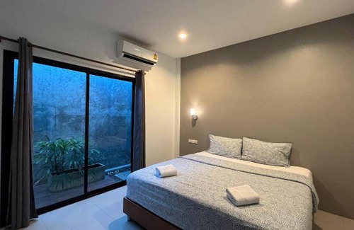Phetchaburi Hotel | 26 m² Hotel ∙ 2 guests