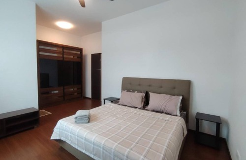 Miri House | 260 m² House ∙ 4 bedrooms ∙ 10 guests
