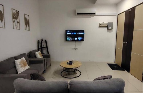 Miri House | 260 m² House ∙ 4 bedrooms ∙ 10 guests
