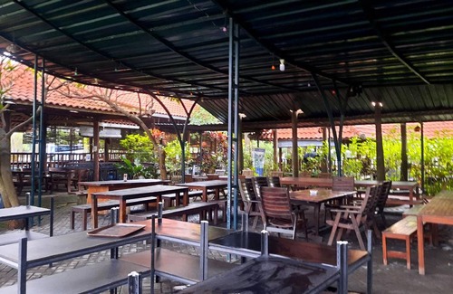 Lamongan Hotel | 27 m² Hotel ∙ 2 bedrooms ∙ 2 guests