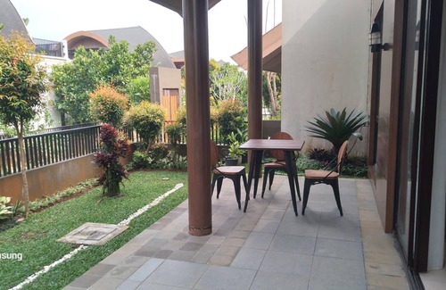 Ciawi House | 270 m² House ∙ 2 bedrooms ∙ 6 guests