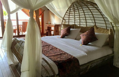 Gerokgak House | 290 m² House ∙ 4 bedrooms ∙ 8 guests