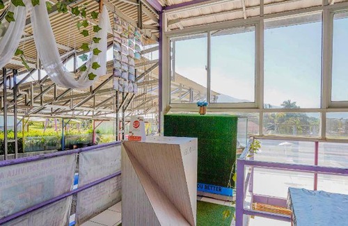 Cipanas Hotel | 30 m² Hotel ∙ 10 guests