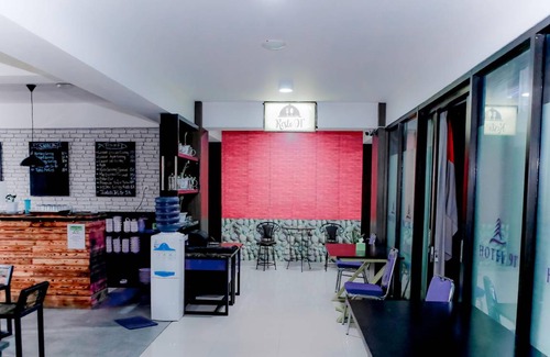 Jember Hotel | 30 m² Hotel ∙ 2 guests