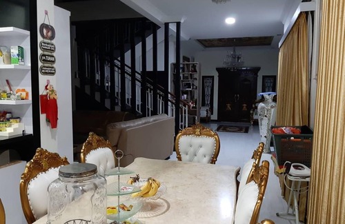 Depok Villa | 300 m² Villa ∙ 4 bedrooms ∙ 10 guests