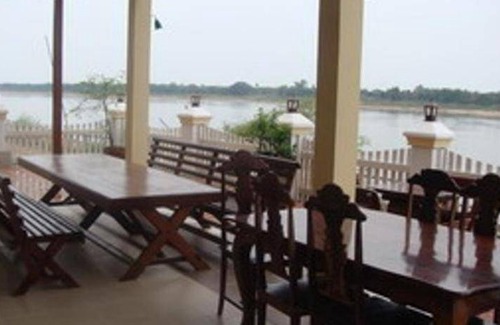 Phon Phisai Bed & Breakfast | 32 m² Bed and breakfast ∙ 3 guests
