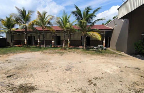 Jepara Hotel | 32 m² Hotel ∙ 4 guests