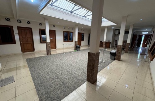 Yogyakarta House | 350 m² House ∙ 7 bedrooms ∙ 20 guests