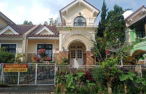 Cipanas Villa | 36 m² Villa ∙ 2 bedrooms ∙ 4 guests