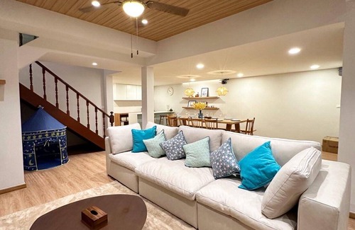 Khlong Toei Nuea House | 360 m² House ∙ 6 bedrooms ∙ 13 guests