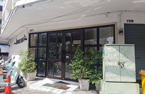 Bang Khun Phrom Hotel | 37 m² Hotel ∙ 3 guests
