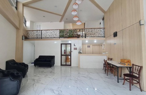 Bang Khun Phrom Hotel | 37 m² Hotel ∙ 3 guests