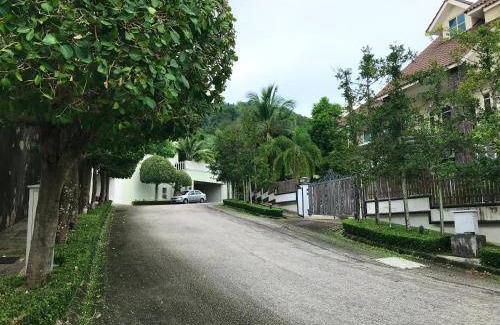 Tanjung Bungah Villa | 370 m² Villa ∙ 4 bedrooms ∙ 8 guests