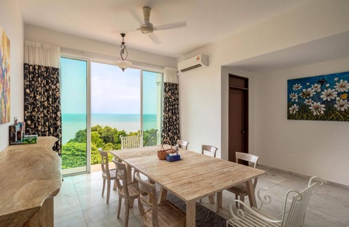 Tanjung Bungah Villa | 370 m² Villa ∙ 4 bedrooms ∙ 8 guests